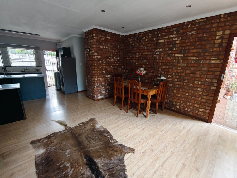 2 Bedroom Property for Sale in Langenhovenpark Free State